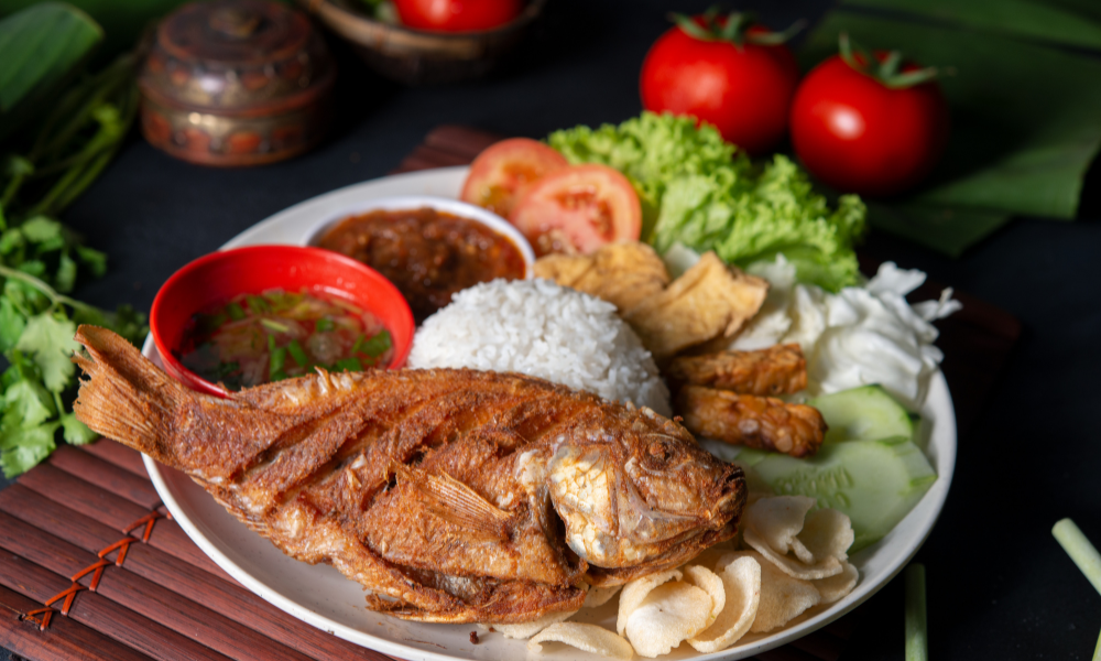 Cơm hộp dinh dưỡng - Cá diêu hồng chiên xù