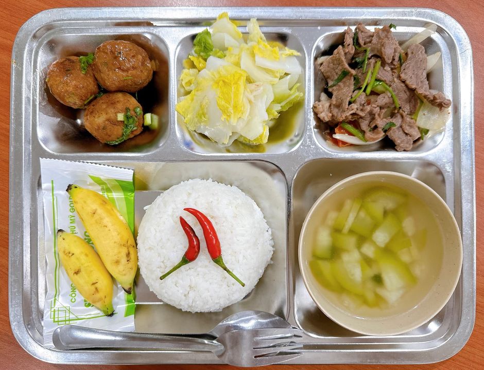 Cơm phần văn phòng - Thịt kho tàu