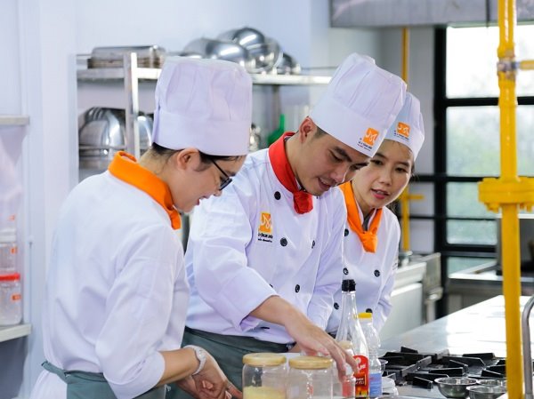 vua hoc vua lam phu bep